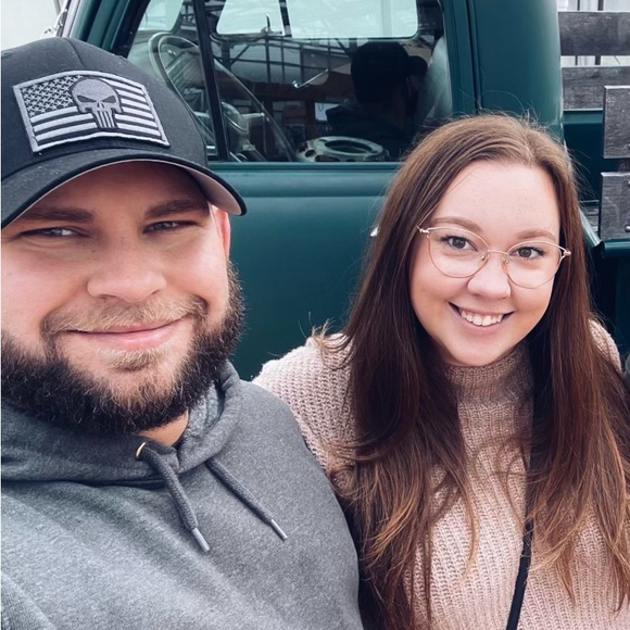 Meet your Posher, Taylor - Picture 1 of 1